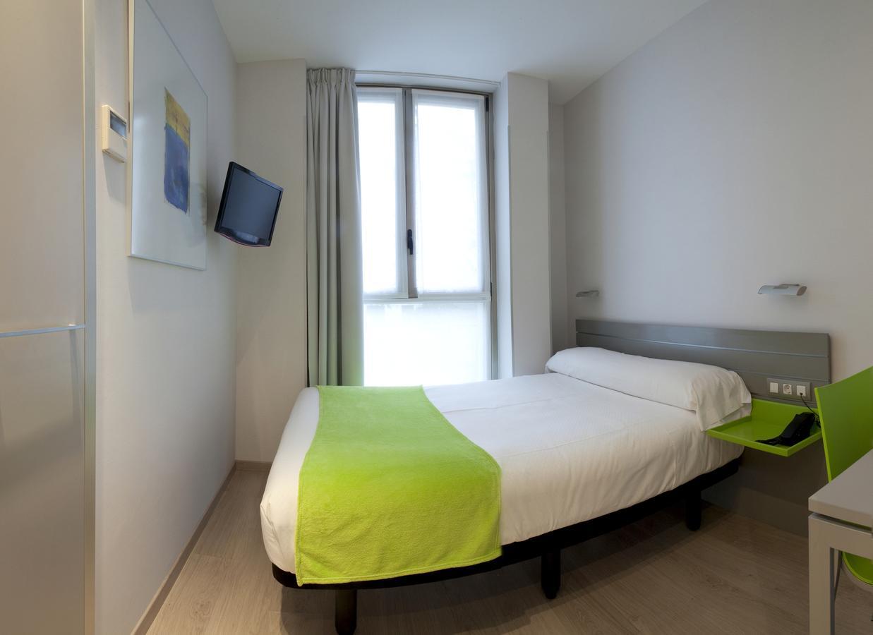 Hotel & Suites Arrizul Gros San Sebastián Quarto foto